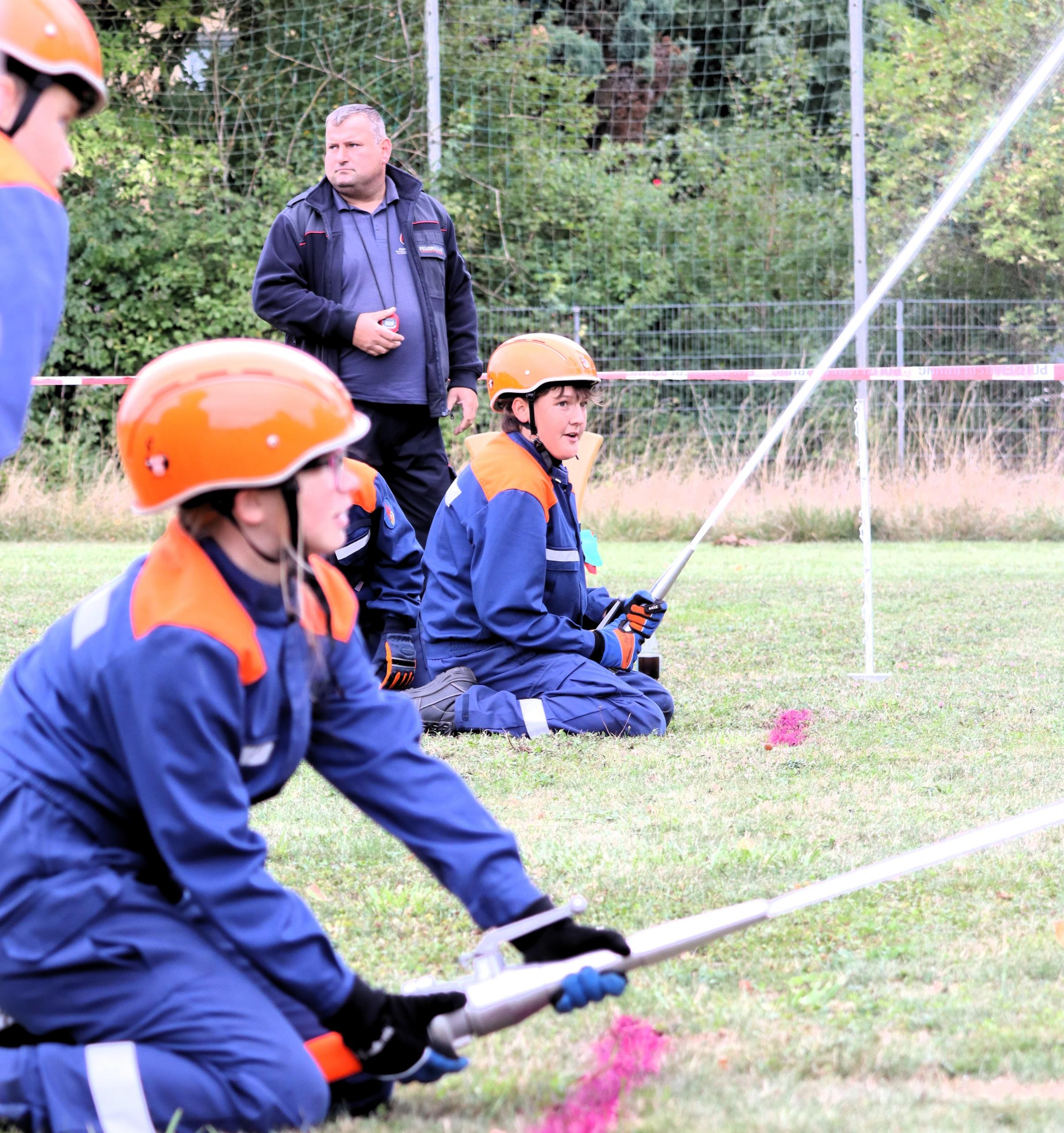 Wettkampf der Jugendfeuerwehren im Löschangriff nass. © Stadt Schönebeck (Elbe) Wettkampf der Jugendfeuerwehren im Löschangriff nass. © Stadt Schönebeck (Elbe)