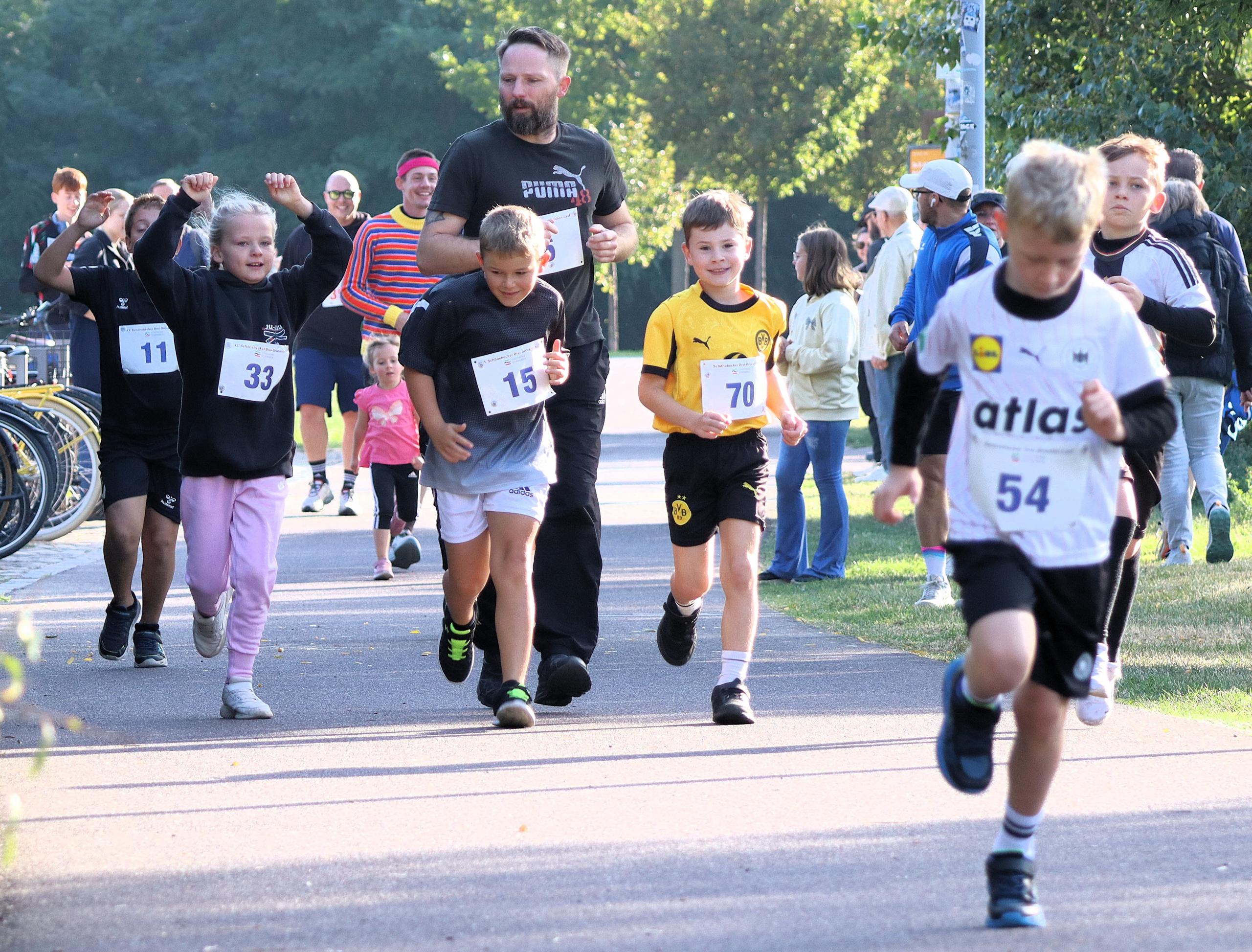Läufer über 1,51 Kilometer. © Stadt Schönebeck (Elbe) Läufer über 1,51 Kilometer. © Stadt Schönebeck (Elbe)