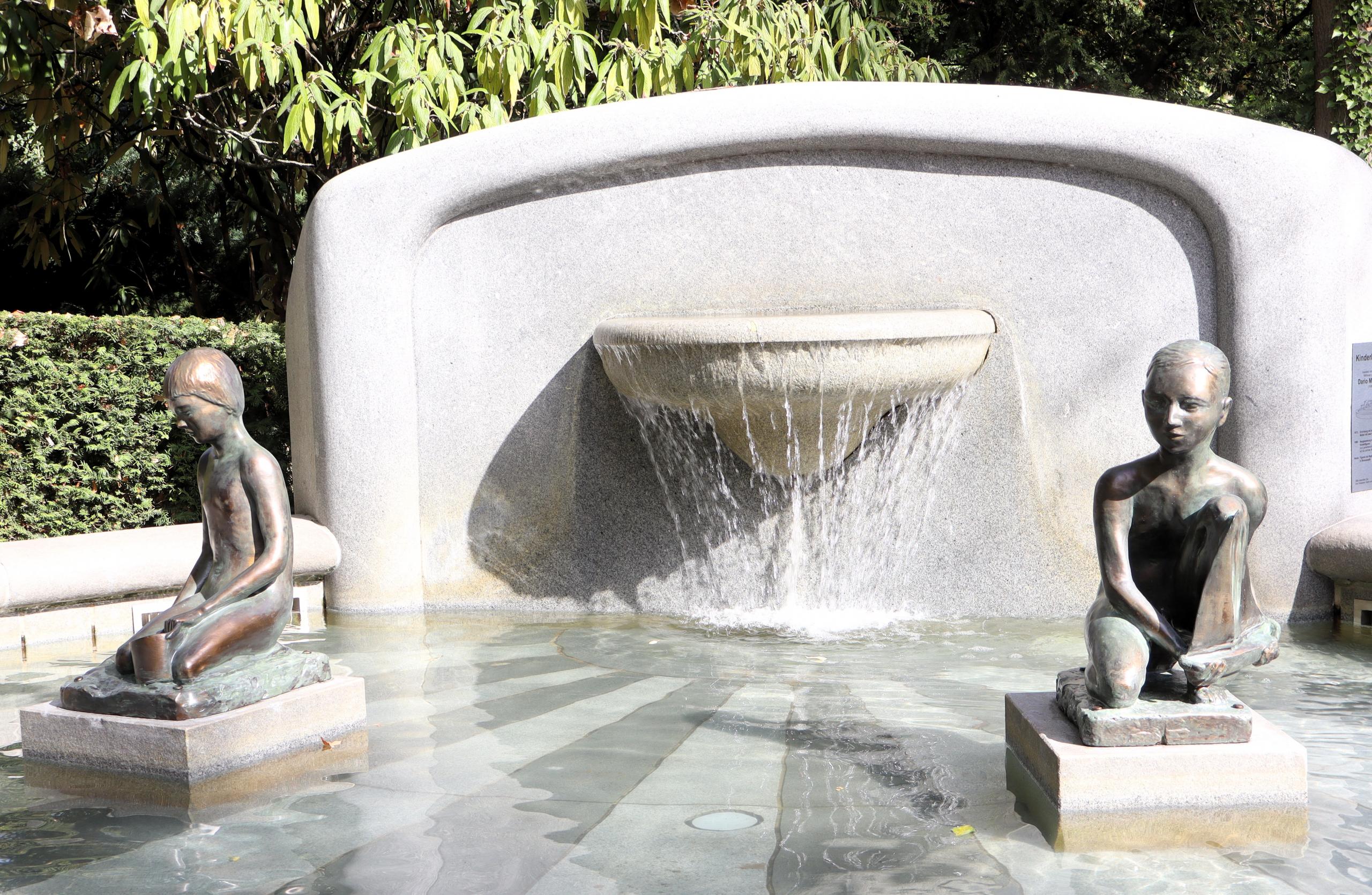 Nun zieren wieder beide "Badenden Kinder" den Brunnen. © Stadt Schönebeck (Elbe) Nun zieren wieder beide "Badenden Kinder" den Brunnen. © Stadt Schönebeck (Elbe)