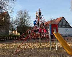Spielgeräte der Grundschule Plötzky.