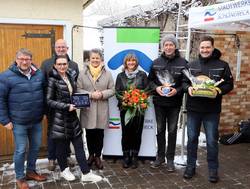 Gemeinsam beim Auftakt (v.l.): Oberbürgermeister Bert Knoblauch, Stadtwerke-Geschäftsführerin Julia Teige, MDCC-Geschäftsführer Guido Nienhaus, Ministerin Dr. Lydia Hüskens sowie Familie Schlegel.