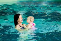 Babyschwimmenkurs im Solequell