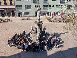 Internationaler Schüleraustausch im Rathaus empfangen