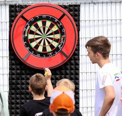 Die relativ neue Abteilung Darts präsentierte sich ebenfalls.