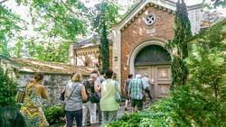 Kunsthof Gertraudenfriedhofführung