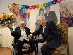 Erna und Horst Mogge feiern Gnadenhochzeit © Stadt Schönebeck (Elbe) Nach 70 Ehejahren sind zwei 95-Jährige immer noch im Liebesglück