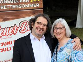 Chefdirigent Jan-Michael Horstmann und Geschäftsführerin Anita Bader von der MKP.