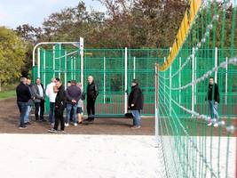 Neben dem Basketballfeld ist auch ein Beachvolleyballfeld errichtet worden. © Stadt Schönebeck (Elbe) Neben dem Basketballfeld ist auch ein Beachvolleyballfeld errichtet worden.