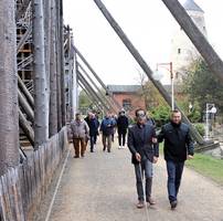 Begehung zur Bedichtigung der abgeschlossenen Maßnahmen. © Stadt Schönebeck (Elbe) Begehung zur Bedichtigung der abgeschlossenen Maßnahmen.
