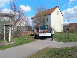 Mitarbeiterinnen und Mitarbeiter im Stadtgebiet aktiv © Stadt Schönebeck (Elbe) Frühjahrsputz 2026