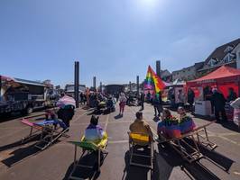 Regenbogenfahnen wehen in Schönebeck