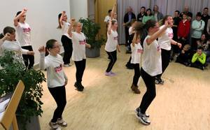 Danceitupgroß