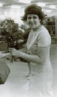 Frau Anneliese Renelt war viele Jahre Leiterin der Bibliothek. Foto Stadtbibliothek Schönebeck (Elbe)