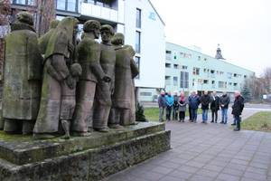 Kranzniederlegung am Mahnmal