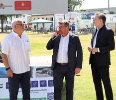 Oberbürgermeister Bert Knoblauch (M.), Staatssekretär Thomas Wünsch (r.) und Vereinspräsident Frank Rüchardt eröffneten den 19. SoleCup.