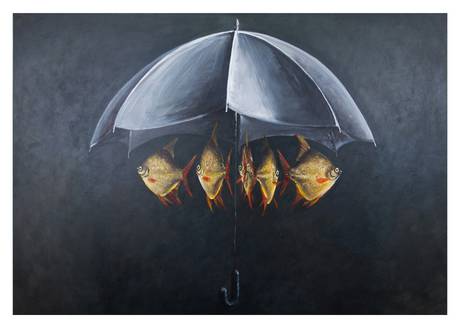 Fische an einem Regenschirm.
