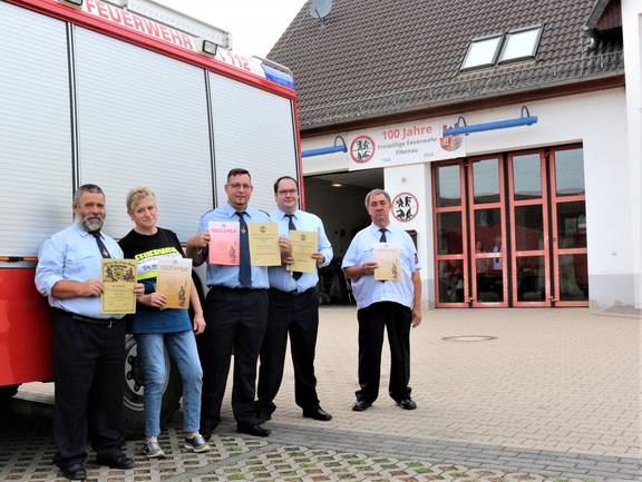 Wurden ausgezeichnet (v.l.): Peter Bitter, Inge Ohle, Christian Werner, Sascha Kunstmann und Ronald Mühlsiegel. © Stadt Schönebeck FFWElbenau ©Stadt Schönebeck