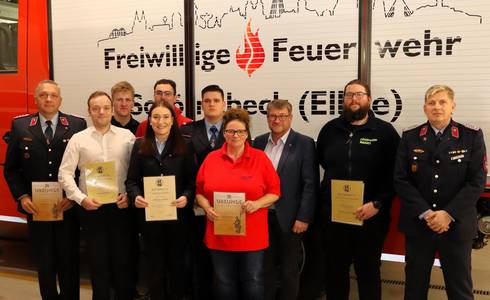 Die Ausgezeichneten der Feuererwehr Ranies.