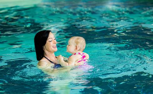 Babyschwimmenkurs im Solequell