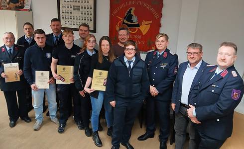 Die Ausgezeichneten der Feuerwehr Bad Salzelmen.