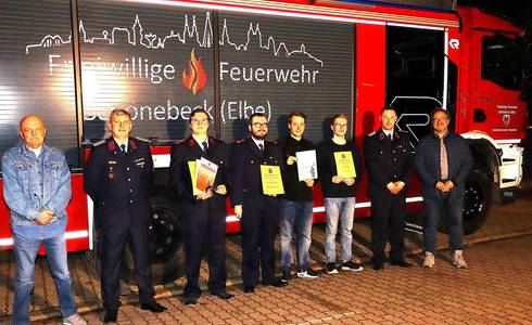 Auszeichnungen und Ehrungen für Kameraden der Stadtteilwehr Felgeleben.