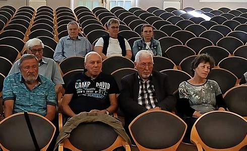 Bei der Bürgerversamlung in Bad Salzelmen informierte Oberbürgermeister Bert Knoblauch über Ereignisse für den Stadtteil. © Stadt Schönebeck (Elbe) Bei der Bürgerversamlung in Bad Salzelmen informierte Oberbürgermeister Bert Knoblauch über Ereignisse für den Stadtteil.