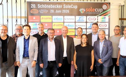 Förderer, Sponsoren und Veranstalter freuen sich auf den 20. SoleCup in Schönebeck. © Stadt Schönebeck (Elbe) Förderer, Sponsoren und Veranstalter freuen sich auf den 20. SoleCup in Schönebeck.