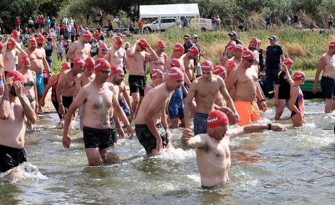Start für das Durchschwimmen der Elbe.