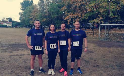 Laufgruppe beim 9. Pflakuma-Lauf am Start