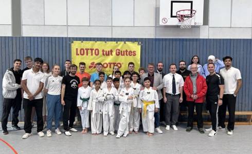 21. Offene Ostdeutsche Meisterschaft © Taekwondo-Gemeinschaft Schönebeck "Wild Devils" e.V. und Taekwondo-Union Sachsen-Anhalt e.V. Gruppenbild